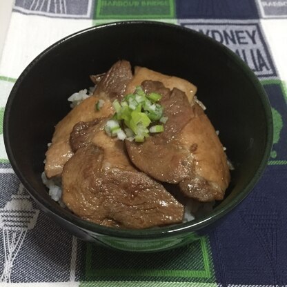 小葱がなかったので、長ネギの青い所を使いましたが 甘辛で美味しく頂きました。ご馳走さまでした(o^^o)